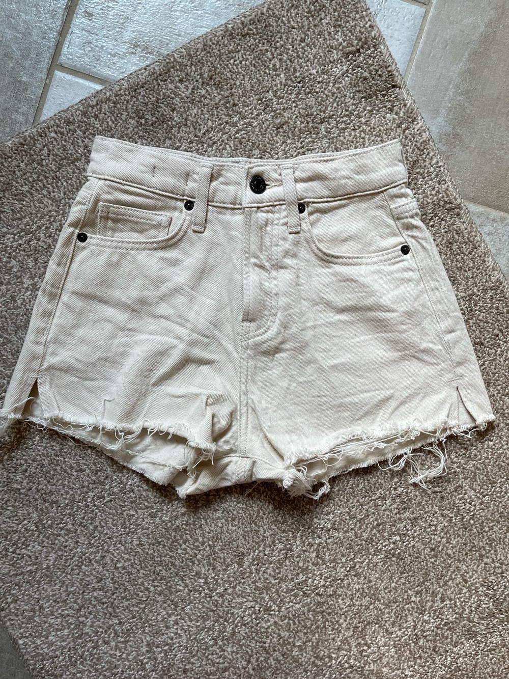 Veronica Beard Timmi Short High-Rise
